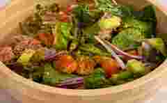 Салат з кіноа та шпинатом. Рецепт дня