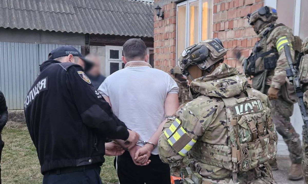 Буковинець викрав майже 500 тис. грн з банківського рахунку пораненого військового