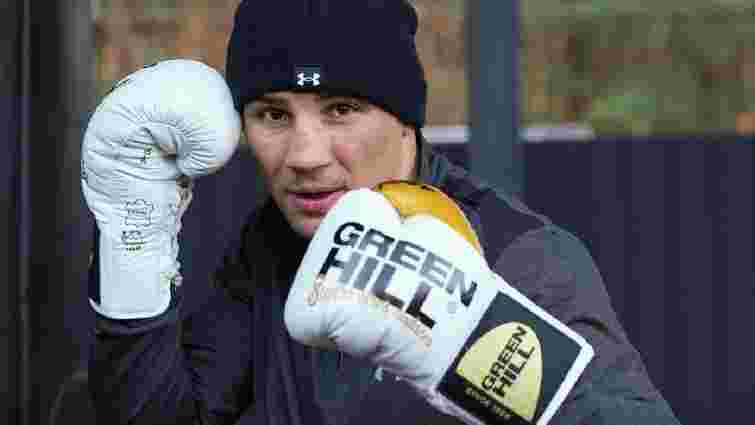 Олександр Хижняк з яскравої перемоги нокаутом дебютував у професійному боксі