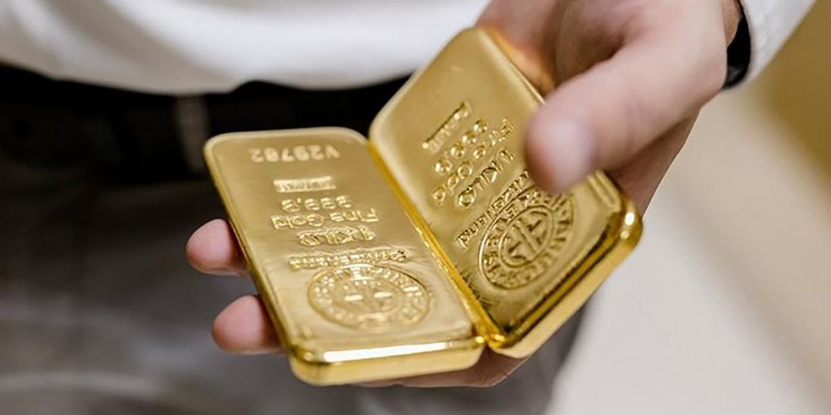 Золото пережило найгірший за останні 43 роки тиждень та подешевшало на 8%