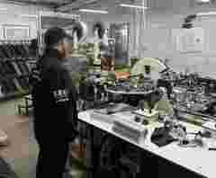 Підпільну тютюнову фабрику з доходом у мільярд гривень викрили у Чернівцях