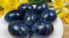 Незвичні відтінки: як пофарбувати яйця чаєм каркаде