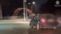 У Львові пʼяний водій без прав втікав від патрульних через паркан