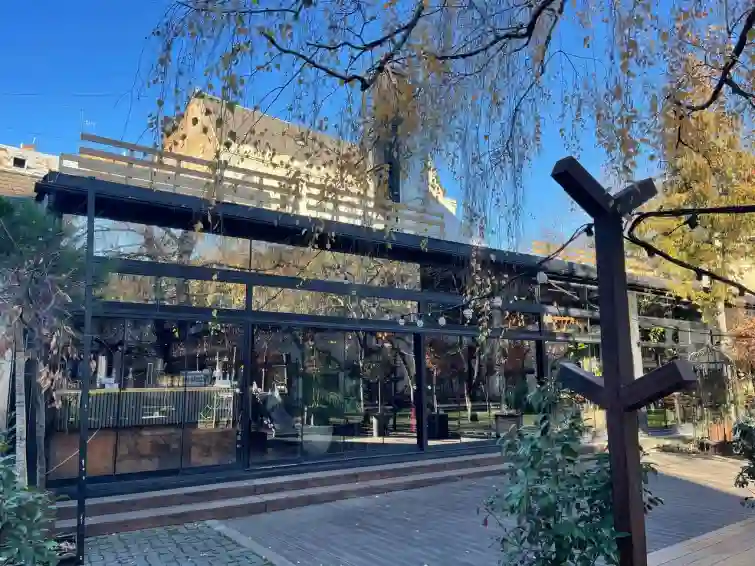 Поліція розслідує незаконне розширення ресторану в центрі Львова