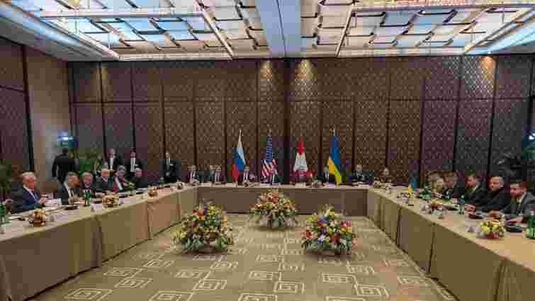 США посилюють тиск на Україну щодо виведення військ із Донецької області