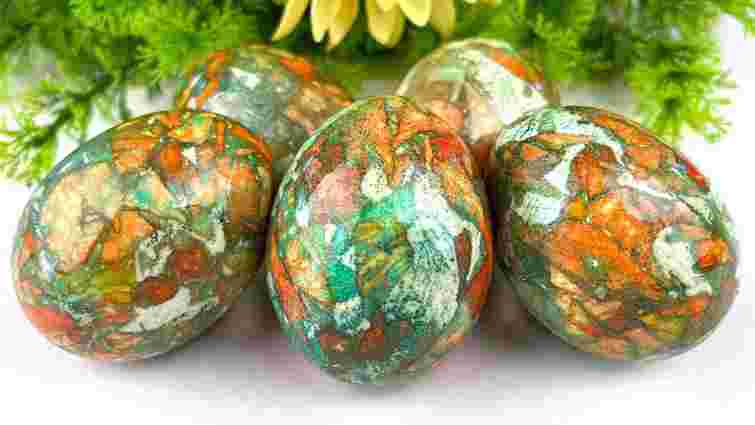 Будьте в тренді: як зробити мармурові крашанки без зайвих зусиль