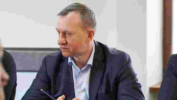 Мер Ужгорода їздить на автомобілях брата та колишньої дружини