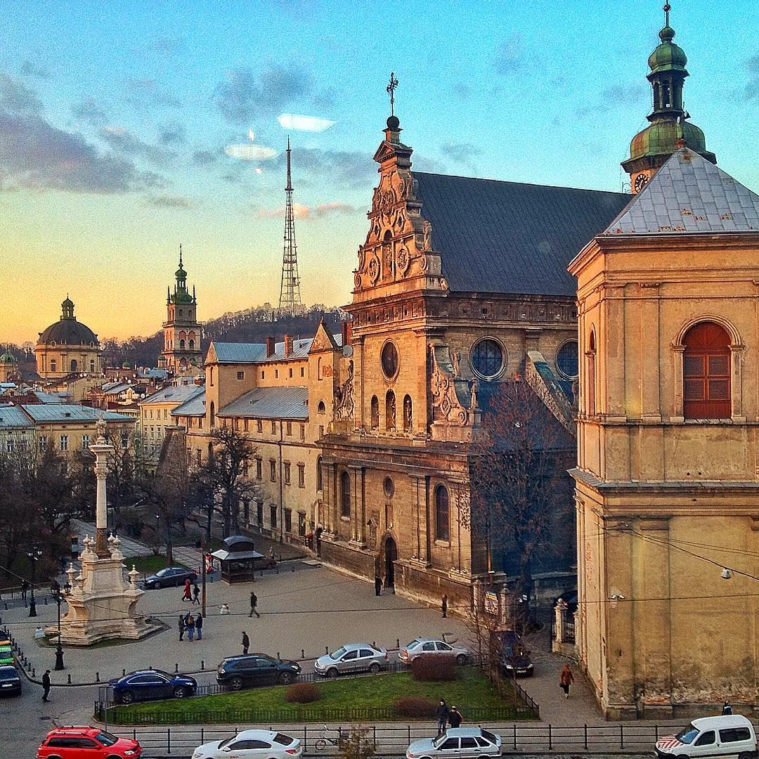 Комплекс бернардинів мав власні оборонні мури та вежі і був частиною міського оборонного комплексу (фото з сайту Про Львів)