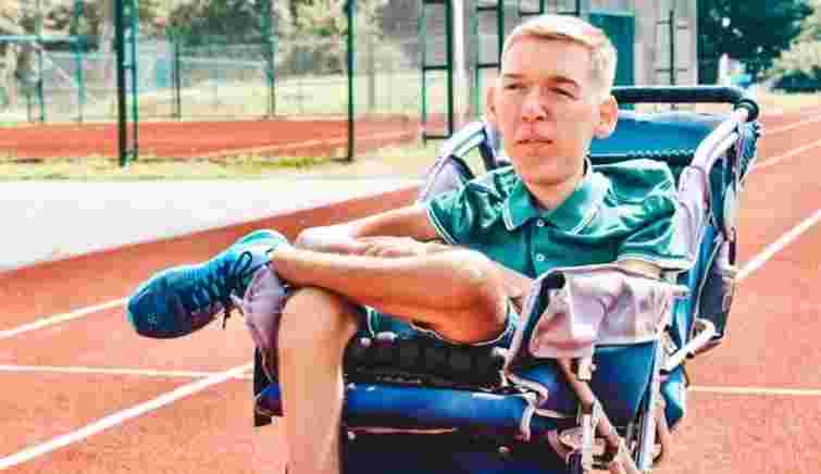 Підозрюваний у шахрайстві львів’янин зі СМА Назарій Гусаков повернувся в Україну