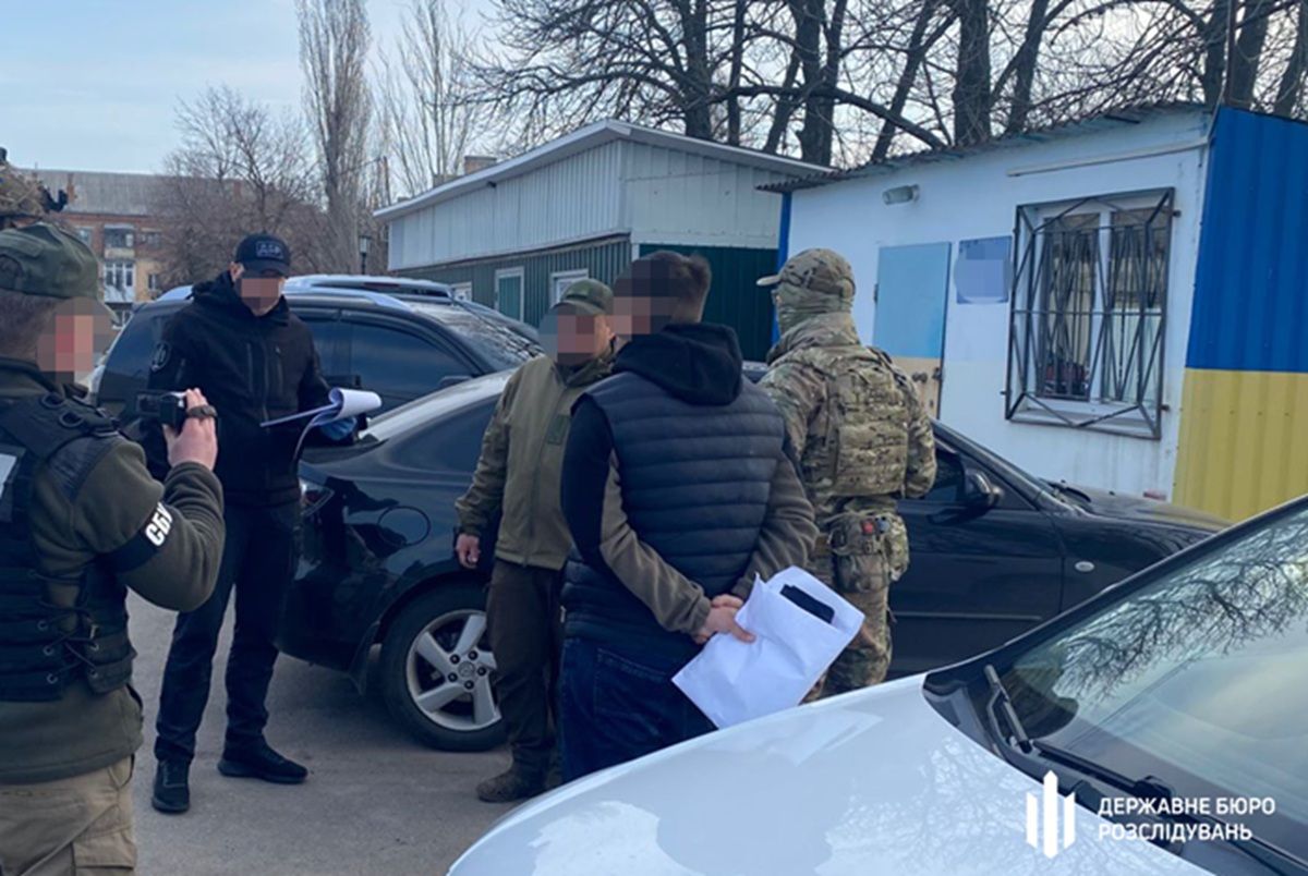 У Кропивницькому посадовець колонії постачав наркотики ув'язненим у Wi-Fi модемах