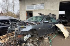 Власника СТО біля Мукачева підозрюють у продажі гуманітарних автомобілів