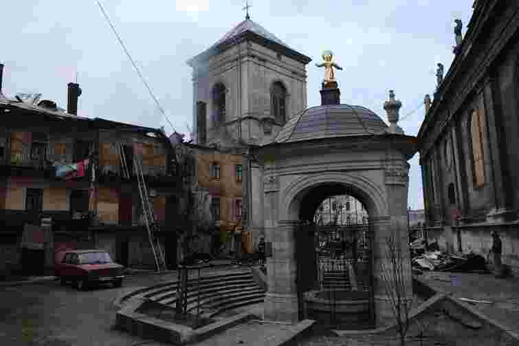 Польська міністерка закликала допомогти відновити історичний центр Львова після удару РФ