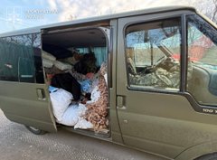 Капелан перевозив чоловіків у Румунію під маскувальними сітками в авто