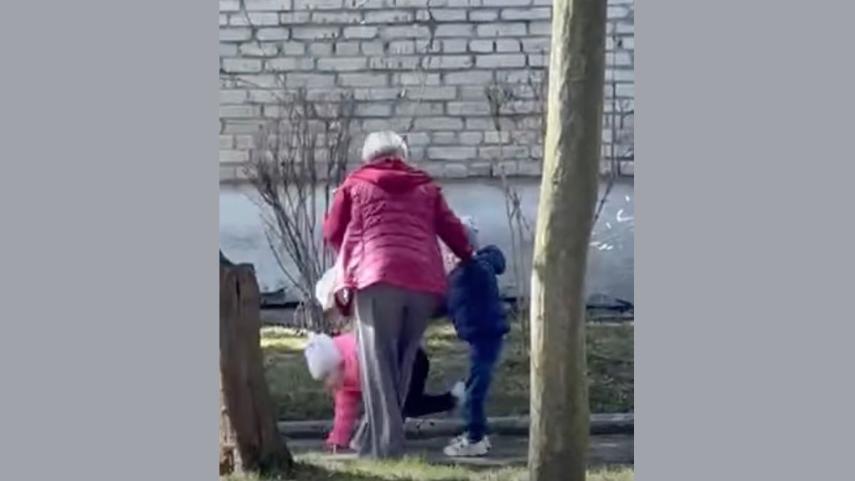 У Львові виховательку дитсадка звільнили через крики та шарпання дітей