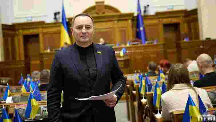 Дружина нардепа із Закарпаття Михайла Лаби купила новий електромобіль 