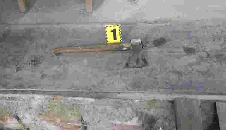 Чоловік погрожував військовослужбовцям ТЦК сокирою в Тернополі