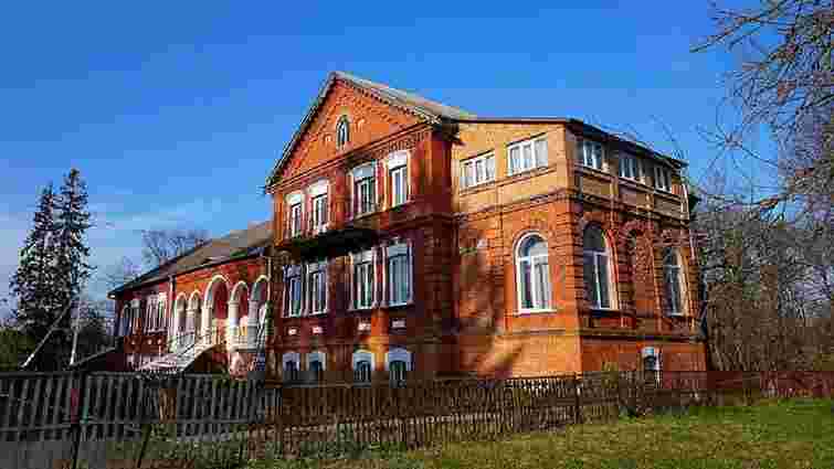 Палац з аркадою і пам’ятник мислителю: цікаві місця у подільських Божиківцях