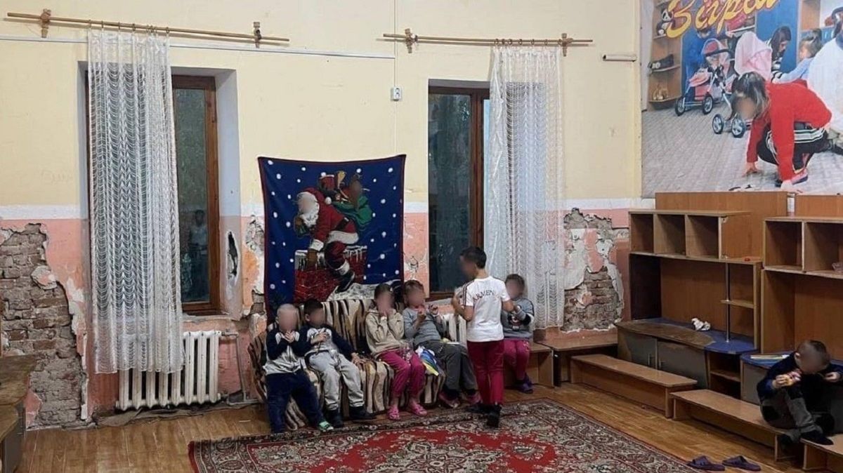 Суд оштрафував прибиральницю, яка побила шваброю дитину в притулку на Закарпатті