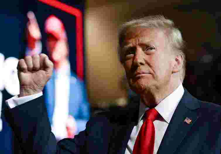 Дональд Трамп прокоментував повідомлення щодо перенаправлення зброї для України на Близький Схід