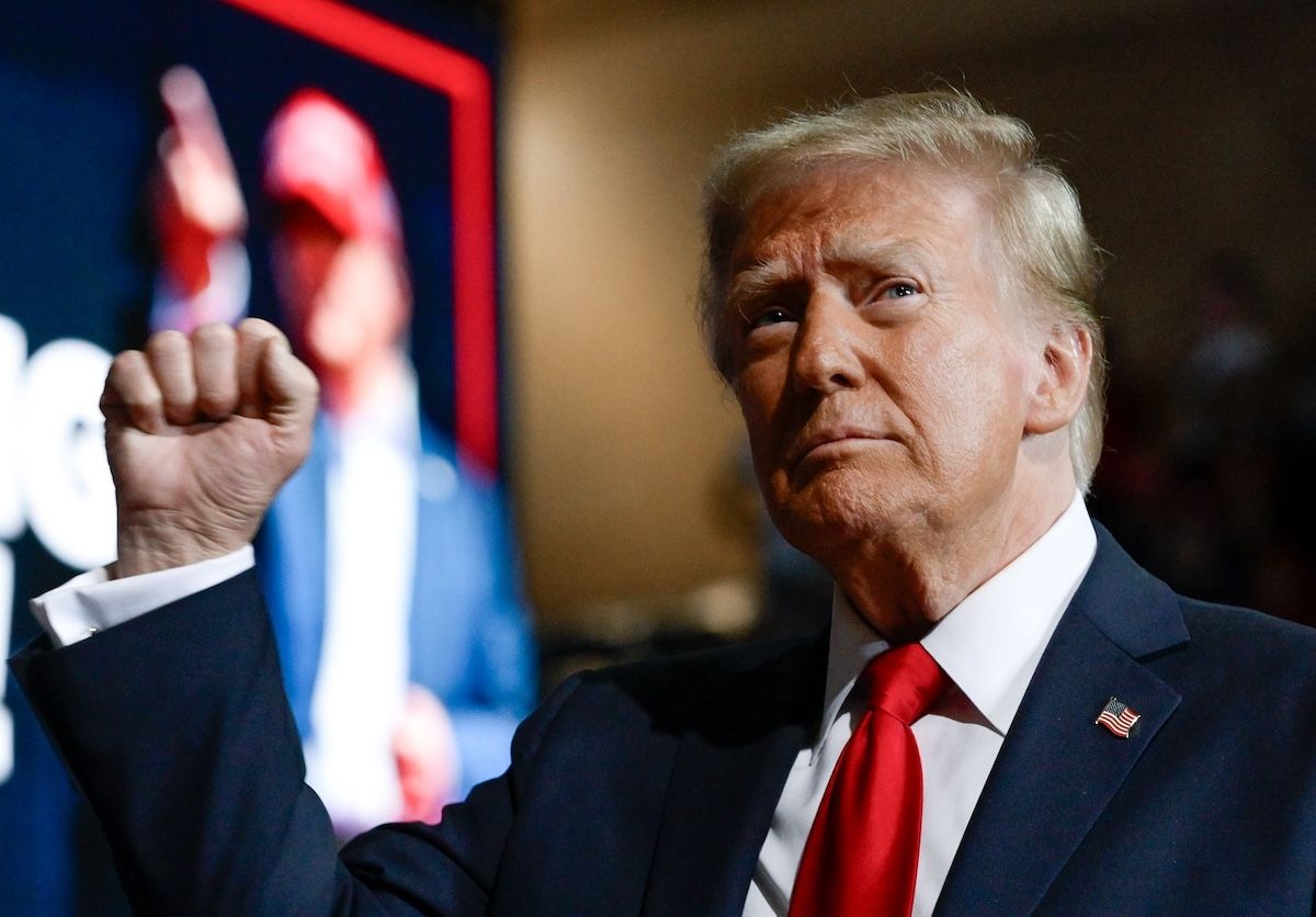 Дональд Трамп прокоментував повідомлення щодо перенаправлення зброї для України на Близький Схід
