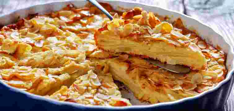 Пісний яблучний пиріг без замісу. Рецепт дня