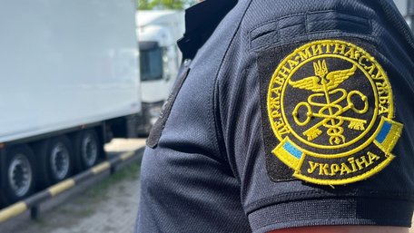 Двоє детективів НАБУ стали переможцями конкурсу на посаду голови Держмитниці