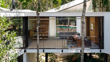 Будинки, підняті над землею: добірка незвичних житлових проєктів