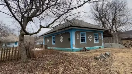 З глини і соломи: як хата без комунікацій в селі на Одещині перетворилась на сучасне житло