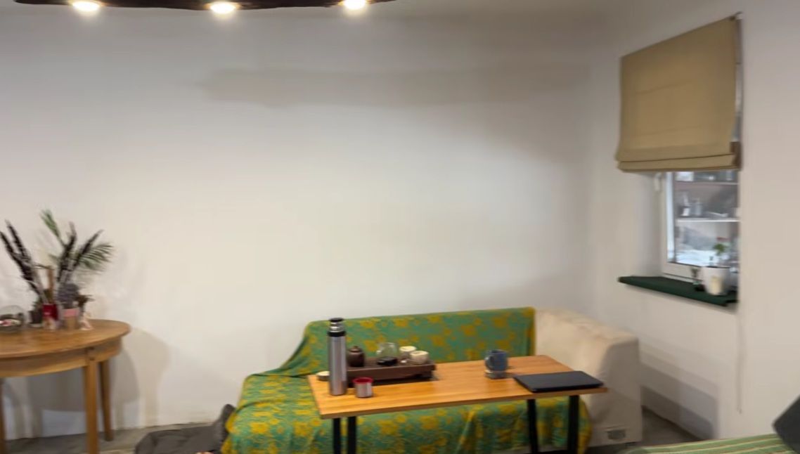 Меблі частково залишили старі, частково - докупили (прінтскрін з відео Анастасії Сокол)