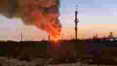 Після атаки дронів зайнялася пожежа на одному з найбільших НПЗ в Росії