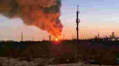 Після атаки дронів зайнялася пожежа на одному з найбільших НПЗ в Росії