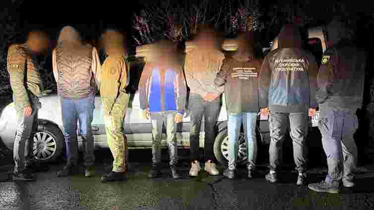 Жителя Львівщини затримали після одержання 10,8 тис. доларів від ухилянтів на Закарпатті