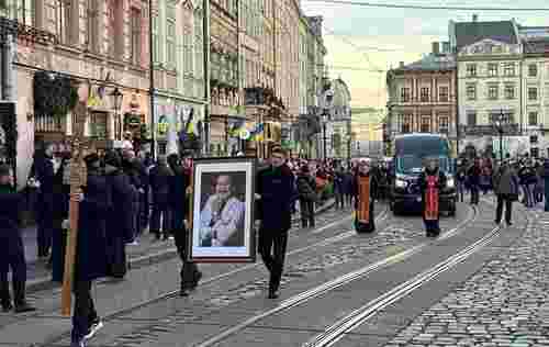 Петиція про присвоєння Героя України співаку Степанові Гізі зібрала голоси