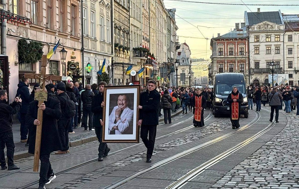 Петиція про присвоєння Героя України співаку Степанові Гізі зібрала голоси