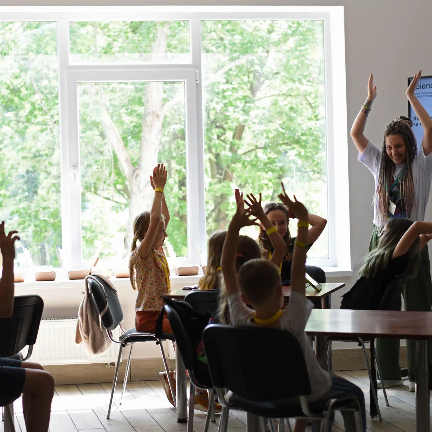 Фото Олени Компанієць. Науковиця проводить захоплюючі лекції для дітей віком від 7 років та популяризує науку