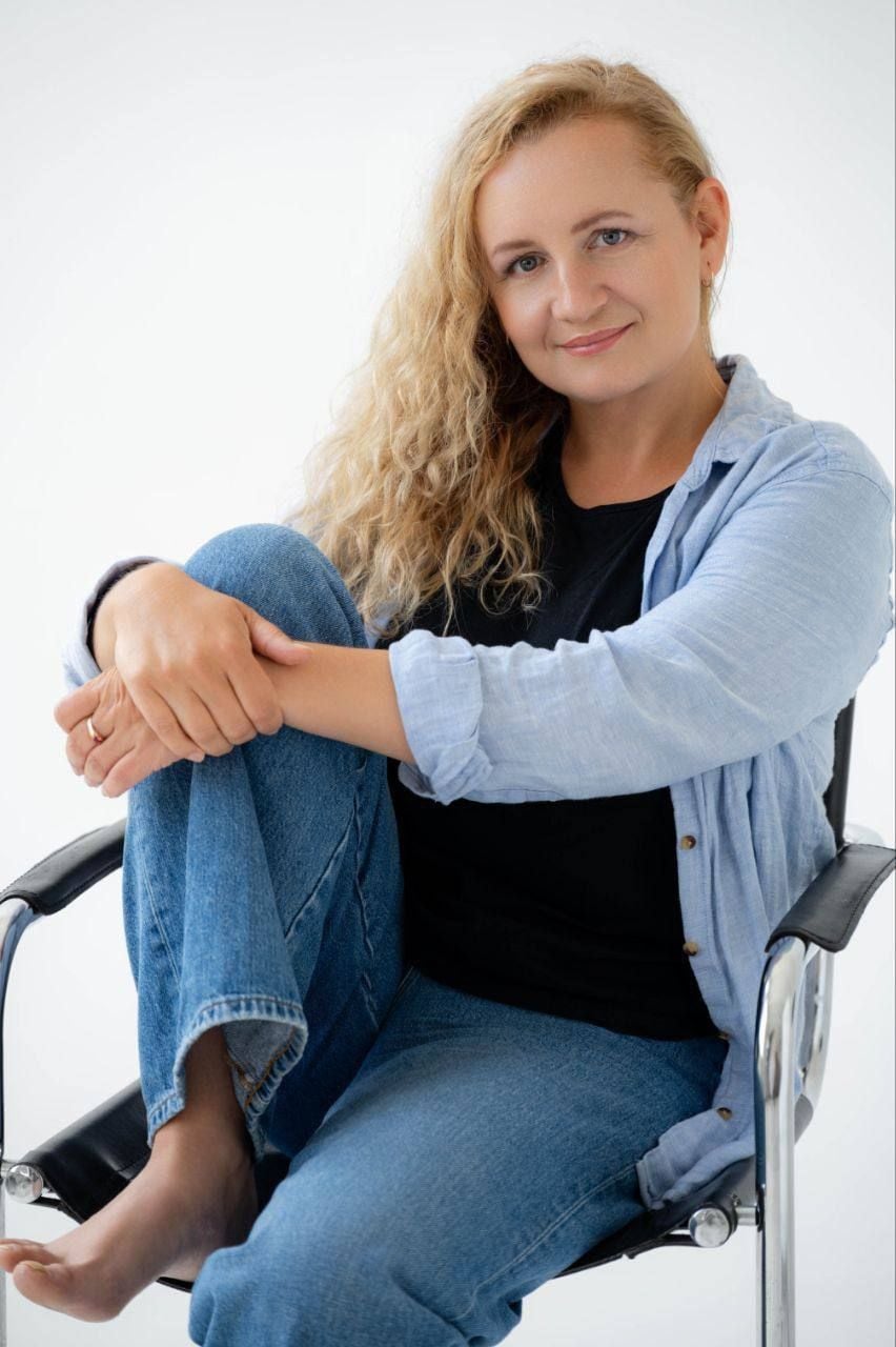 Фото Анни Куземко. Ботанікиня, докторка біологічних наук. Основний напрям наукової роботи - класифікація рослинності й біотопів