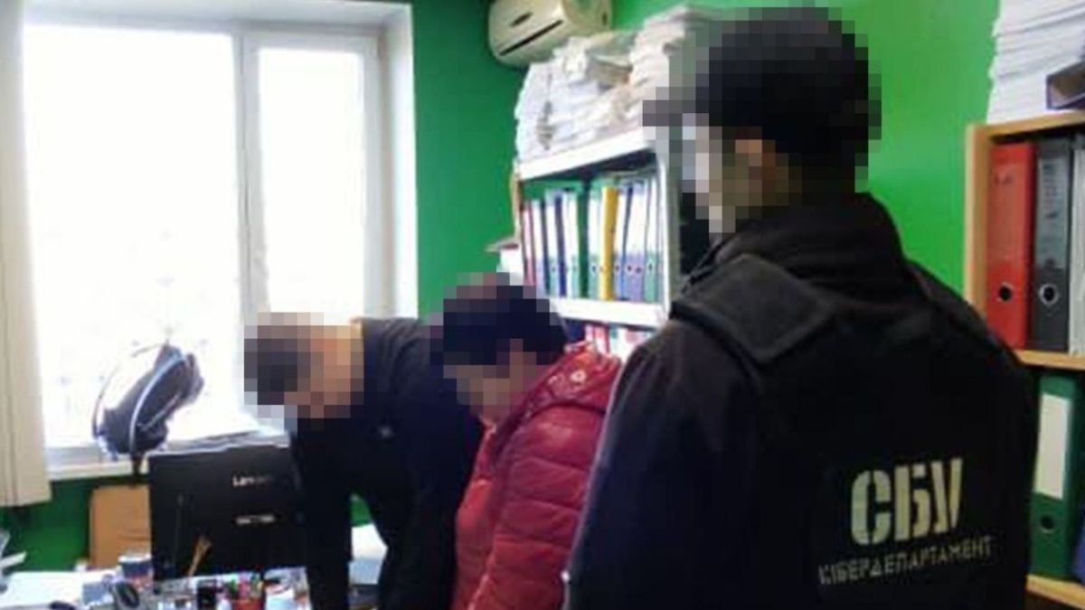 Чиновницю Мінкульту викрили на підтримці російської агресії