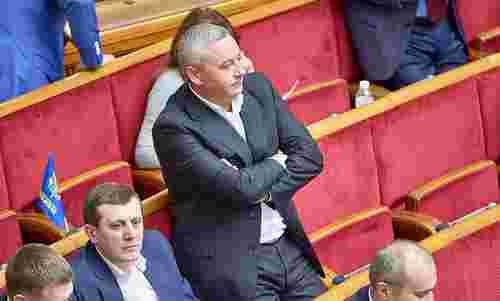 Дружина нардепа із Закарпаття Владіслава Поляка придбала елітний Mercedes-Benz