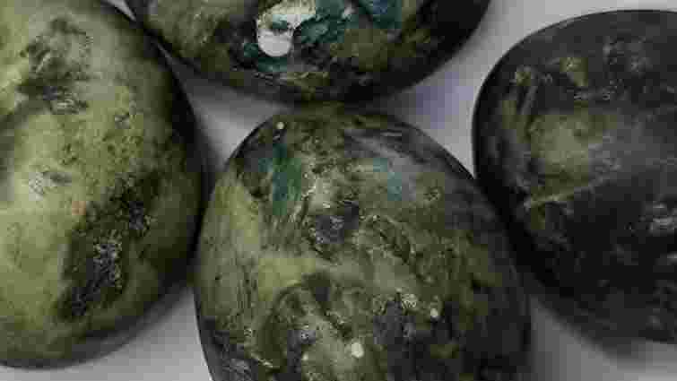 Як зробити «драконячі» крашанки: незвичний спосіб фарбування 