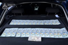 Посадовця Закарпатської митниці затримали за схему із ввезенням елітних годинників