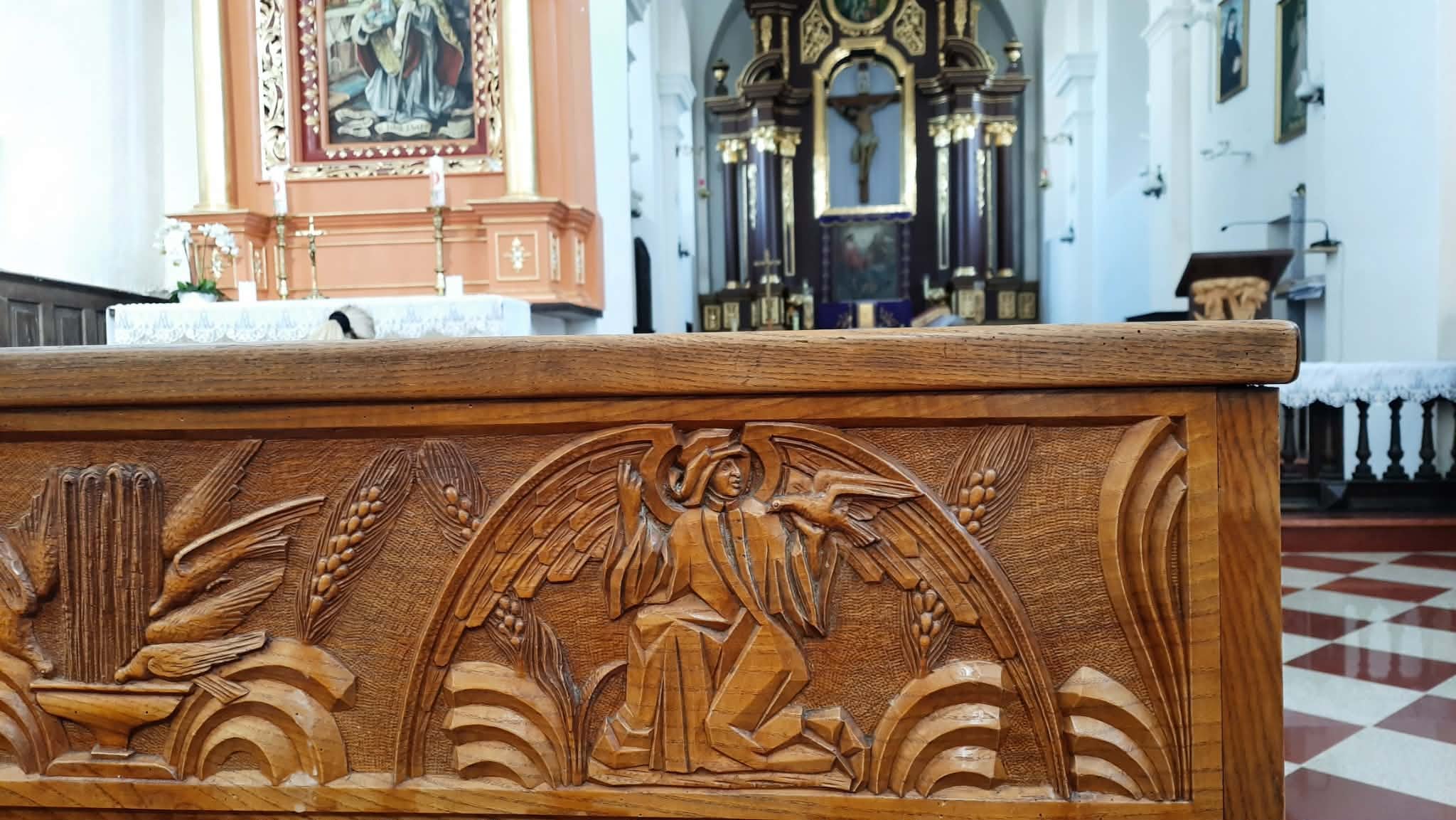 Різьблення лав