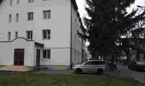 Батьки померлої після корекції носа у Львові дівчини відсудили в лікарні 1,4 млн грн