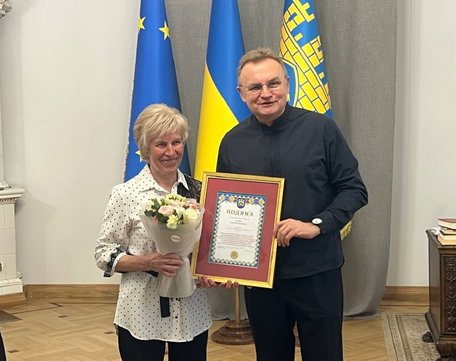 Найкраща двірничка Львова 2026 року передасть премію на ЗСУ