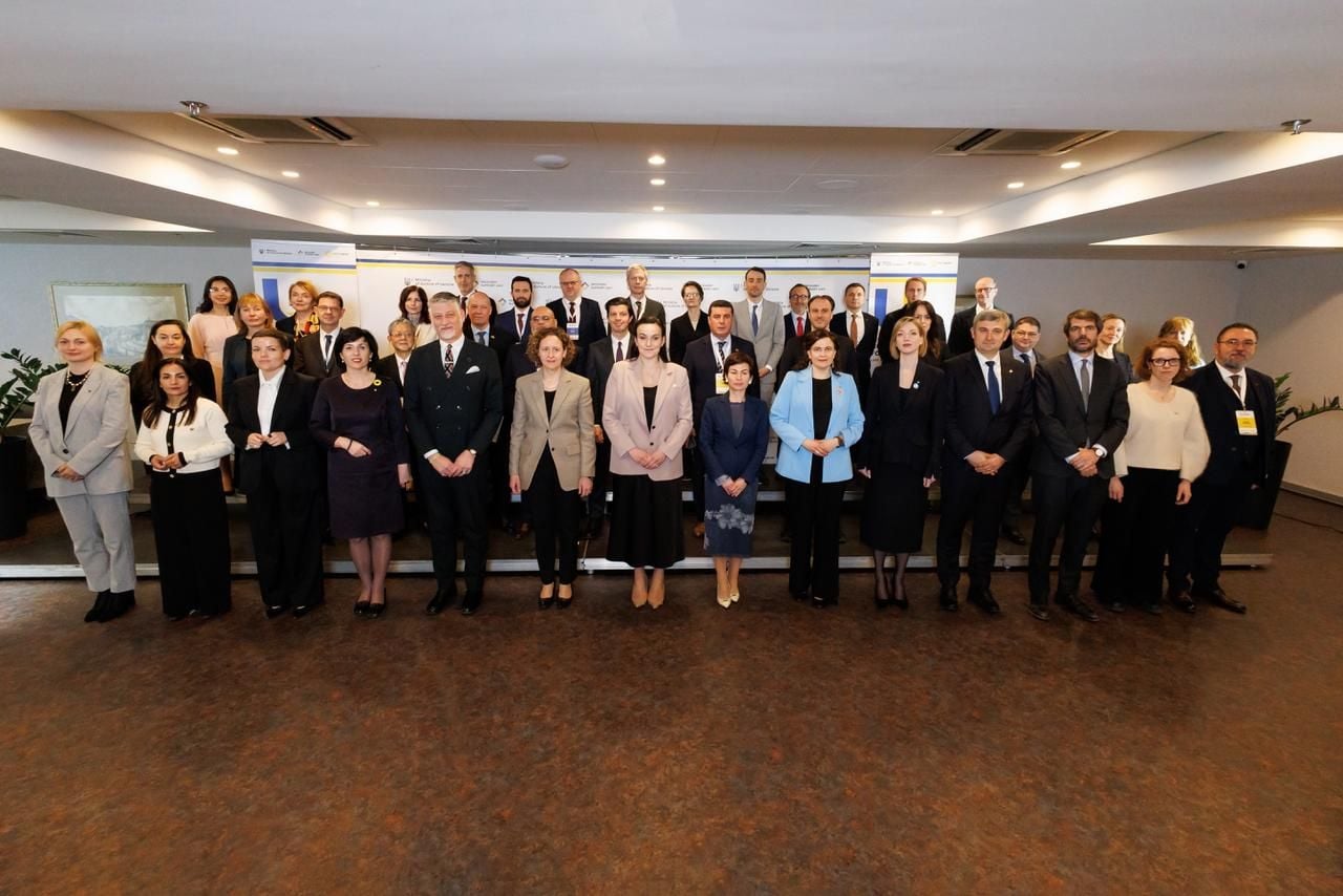 У конференції взяли участь міністри культури 10-ти країн, представники ЮНЕСКО та інші високопосадовці (фото Мінкульту)