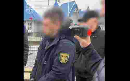 Звільнений інспектор ДСНС Буковини щонайменше пів року продавав амфетамін