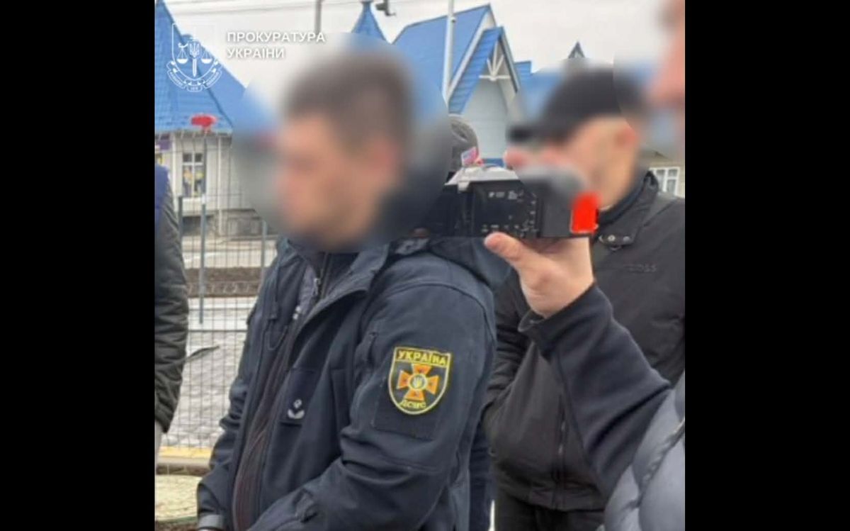 Звільнений інспектор ДСНС Буковини щонайменше пів року продавав амфетамін