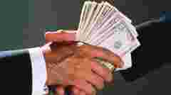 НАЗК розповіло, у яких сферах українці найчастіше стикаються з корупцією