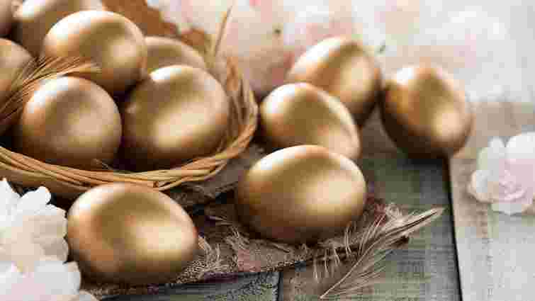 Стильні крашанки: як пофарбувати яйця в золотий колір