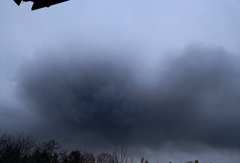 Росія атакувала багатоповерхівку та склади в Луцьку ударними дронами 