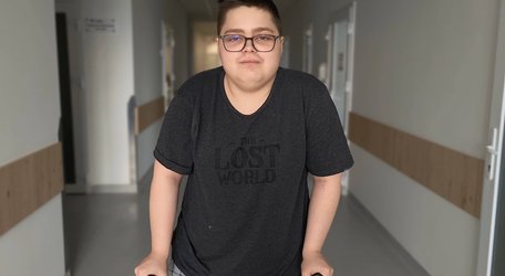 У Львові провели складну операцію підлітку з аномальною крихкістю кісток